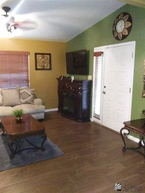 740 Eucalyptus, Somerton, AZ 85350 photo 2