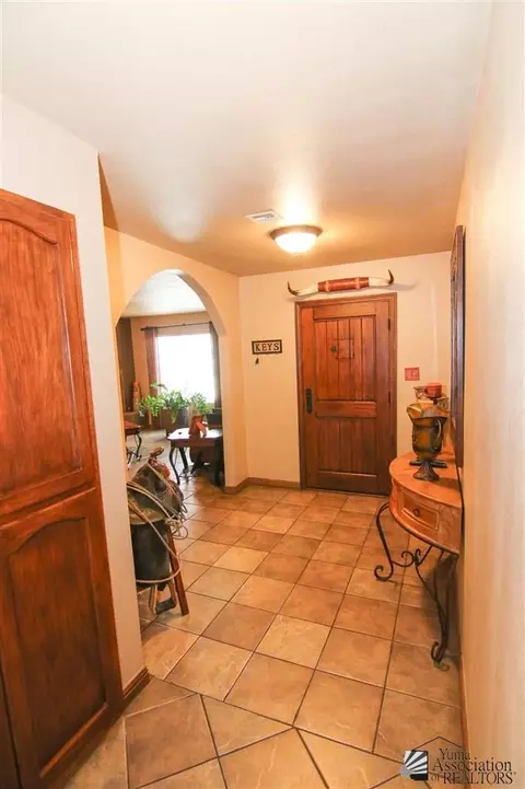 1599 E Windy Ln, Yuma, AZ 85365 photo 4