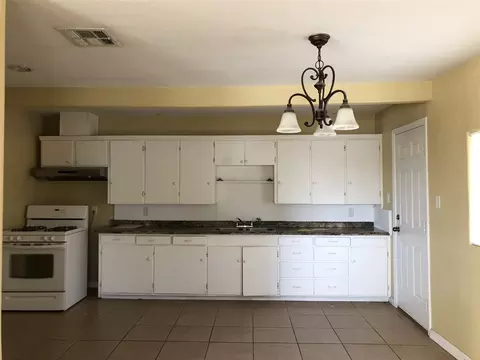 2152 S Maple Ave, Yuma, AZ 85364 photo 5