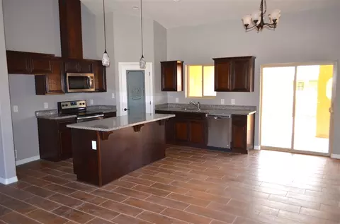 10203 E 37 Pl, Yuma, AZ 85365 photo 2