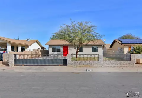 318 E St, San Luis, AZ 85349 photo 2