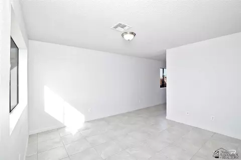 318 E St, San Luis, AZ 85349 photo 4
