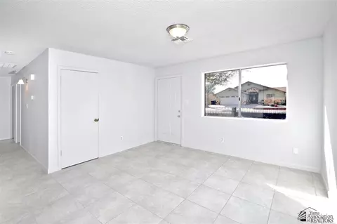 318 E St, San Luis, AZ 85349 photo 5
