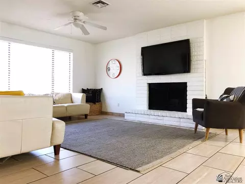 2237 E 27 St, Yuma, AZ 85365 photo 3