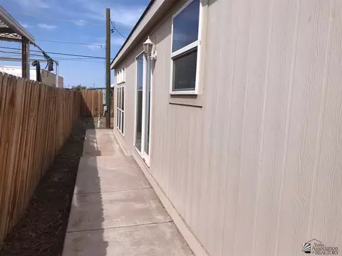 2216 E 14 Pl, Yuma, AZ 85365 photo 12