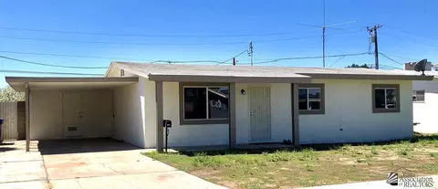 2033 E 25 St, Yuma, AZ 85365 photo 2