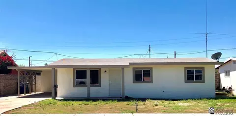 2033 E 25 St, Yuma, AZ 85365 photo 1