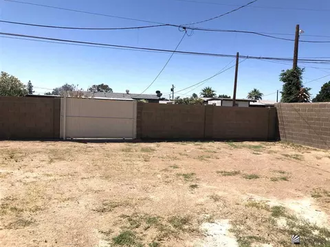 2033 E 25 St, Yuma, AZ 85365 photo 12