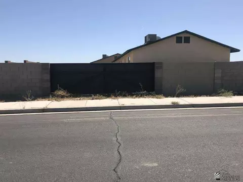 8730 E 37 Pl, Yuma, AZ 85365 photo 2