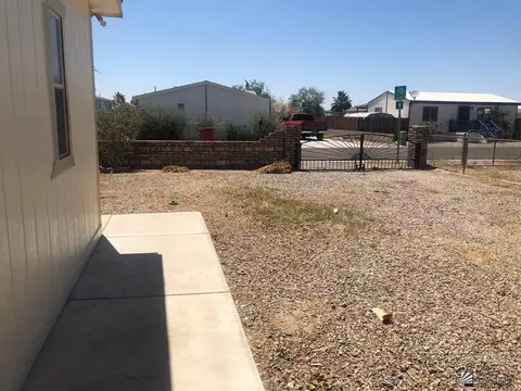 10534 E Sapphire Dr, Yuma, AZ 85365 photo 3