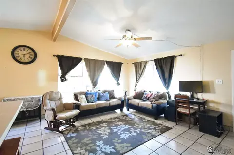 246 E 26 St, Yuma, AZ 85365 photo 3