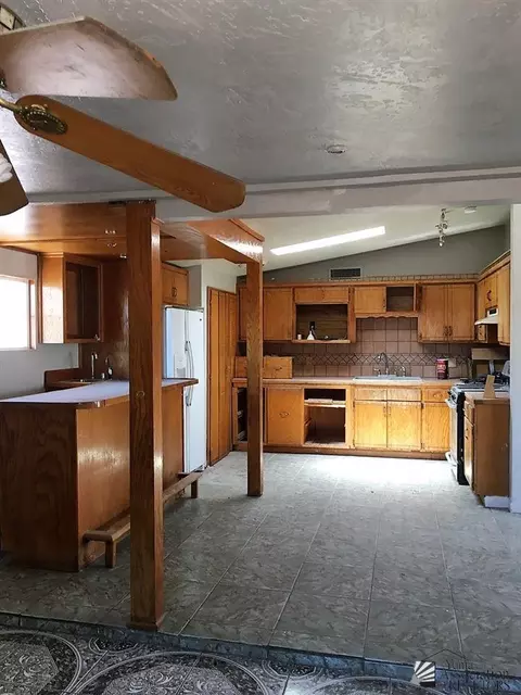 233 E 25 St, Yuma, AZ 85364 photo 4