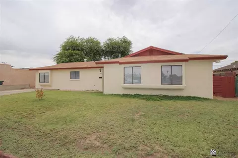 330 E 26 Pl, Yuma, AZ 85364 photo 2