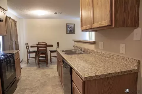 7214 E 37 St, Yuma, AZ 85365 photo 4