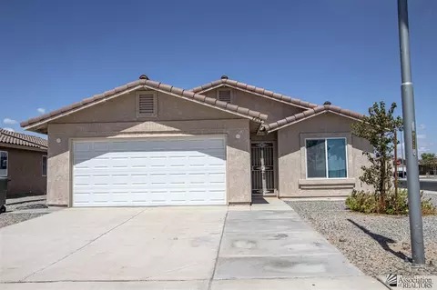 7214 E 37 St, Yuma, AZ 85365 photo 1