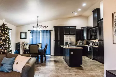 207 E 12 Pl, Somerton, AZ 85350 photo 3