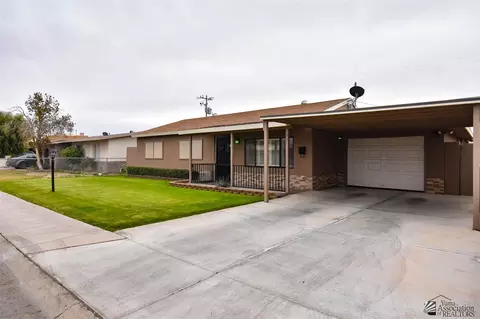 921 E 26 St, Yuma, AZ 85365 photo 2