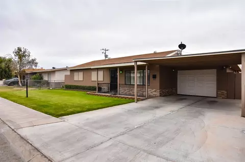 921 E 26 St, Yuma, AZ 85365 photo 2
