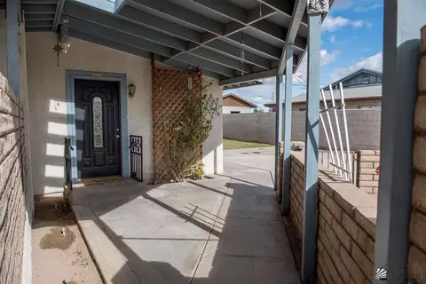 274 E 25 St, Yuma, AZ 85364 photo 2