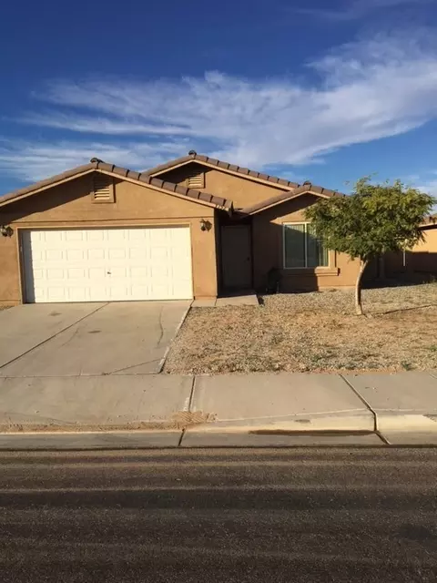 7152 E 37 St, Yuma, AZ 85365 photo 1
