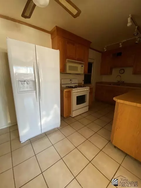 911 E 24 Pl, Yuma, AZ 85365 photo 9