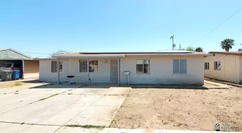 911 E 24 Pl, Yuma, AZ 85365 photo 1