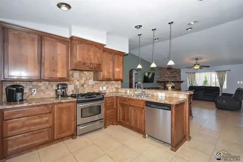7883 E Topeka Pl, Yuma, AZ 85365 photo 8