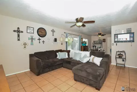 193 E 25 St, Yuma, AZ 85364 photo 2