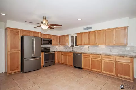 1593 E Ocotillo Ct, Yuma, AZ 85365 photo 2