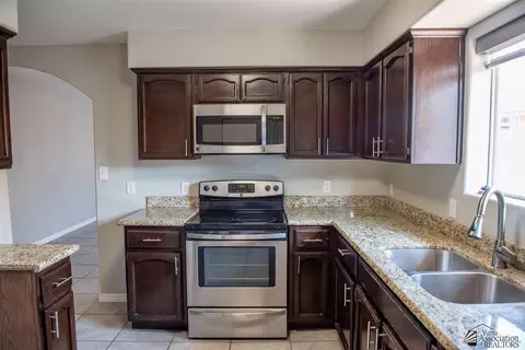 259 E Adobe St, San Luis, AZ 85349 photo 4