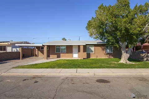 912 E 26 St, Yuma, AZ 85365 photo 1