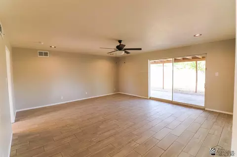 303 E 30 St, Yuma, AZ 85364 photo 4