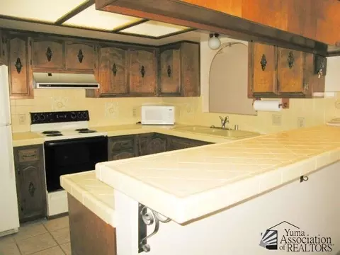 550 E 26 St, Yuma, AZ 85365 photo 2