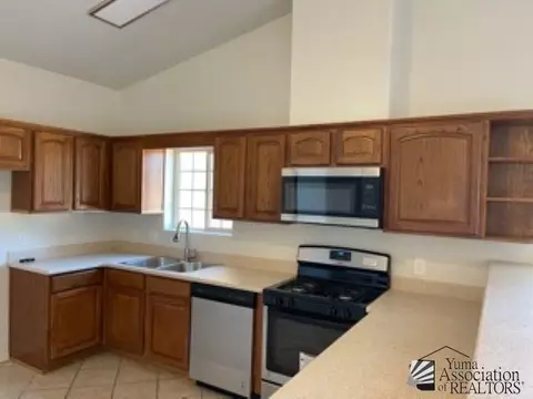 467 E 12 St, Somerton, AZ 85350 photo 2