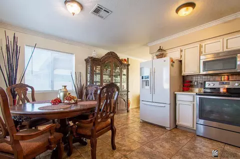 2149 S 40 Dr, Yuma, AZ 85364 photo 7