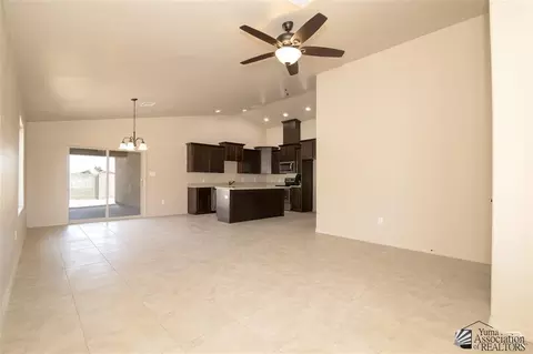 8564 E 41 Pl, Yuma, AZ 85365 photo 2