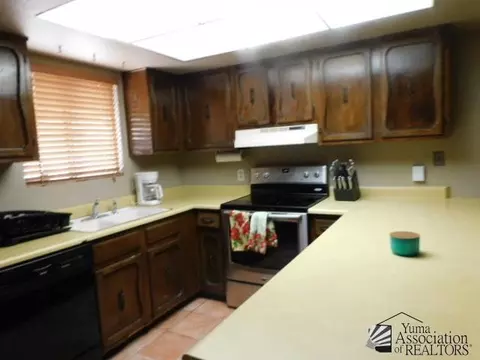 1598 E Windy Ln, Yuma, AZ 85365 photo 4
