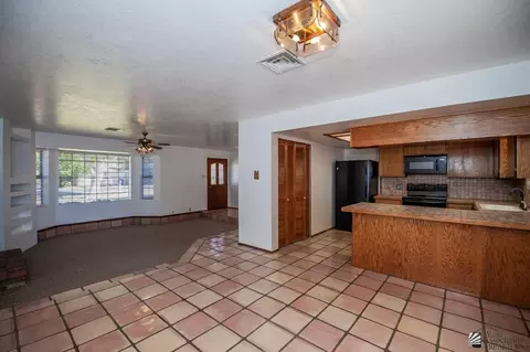 1212 S 42 Ave, Yuma, AZ 85364 photo 2