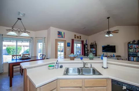 10576 E 37 St, Yuma, AZ 85365 photo 4