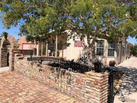 14360 54 Dr, Yuma, AZ 85367 photo 1