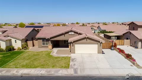 7956 E 37 Pl, Yuma, AZ 85365 photo 2