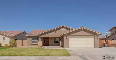 7956 E 37 Pl, Yuma, AZ 85365 photo 1