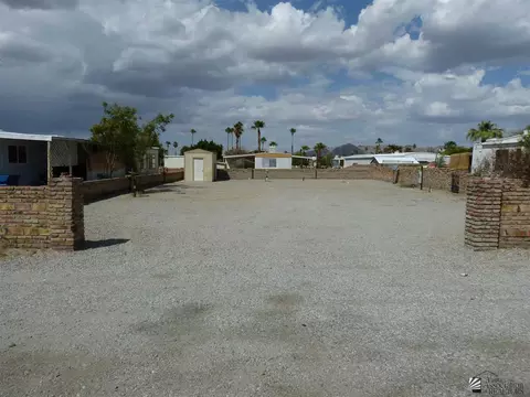 13252 E 44 St, Yuma, AZ photo 2