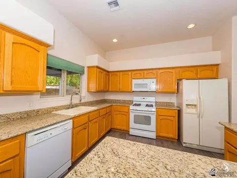 10532 E 38 St, Yuma, AZ 85365 photo 4