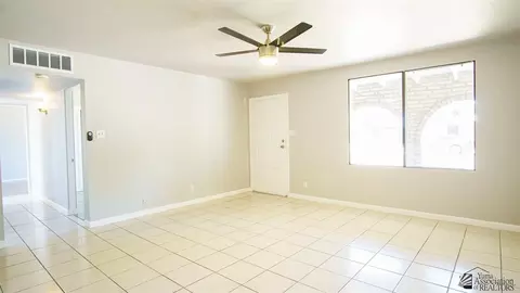 923 E 26 St, Yuma, AZ 85365 photo 4