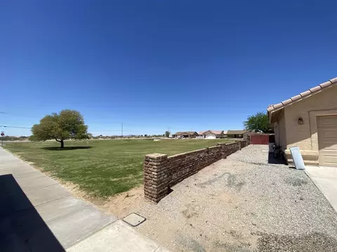 10142 E 38 Pl, Yuma, AZ 85367 photo 2