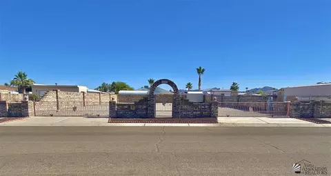 13582 E 54 Dr, Yuma, AZ 85364 photo 1
