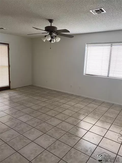 2219 E 27 Ln, Yuma, AZ 85365 photo 4