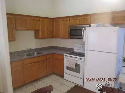 685 E Cactus St, Somerton, AZ 85350 photo 2