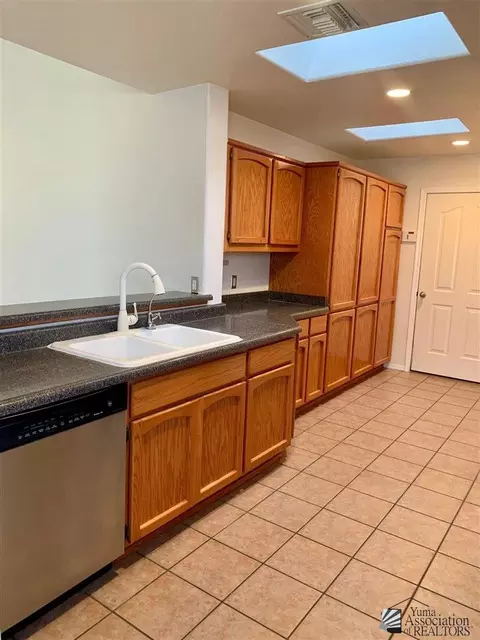 10587 E 39 Pl, Yuma, AZ 85365 photo 12